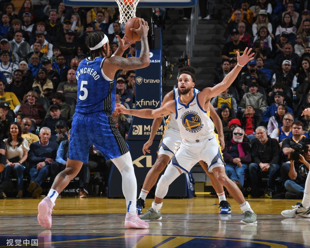 赛首轮的裁 赛首轮的裁