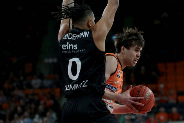 比赛的裁判 比赛的裁判