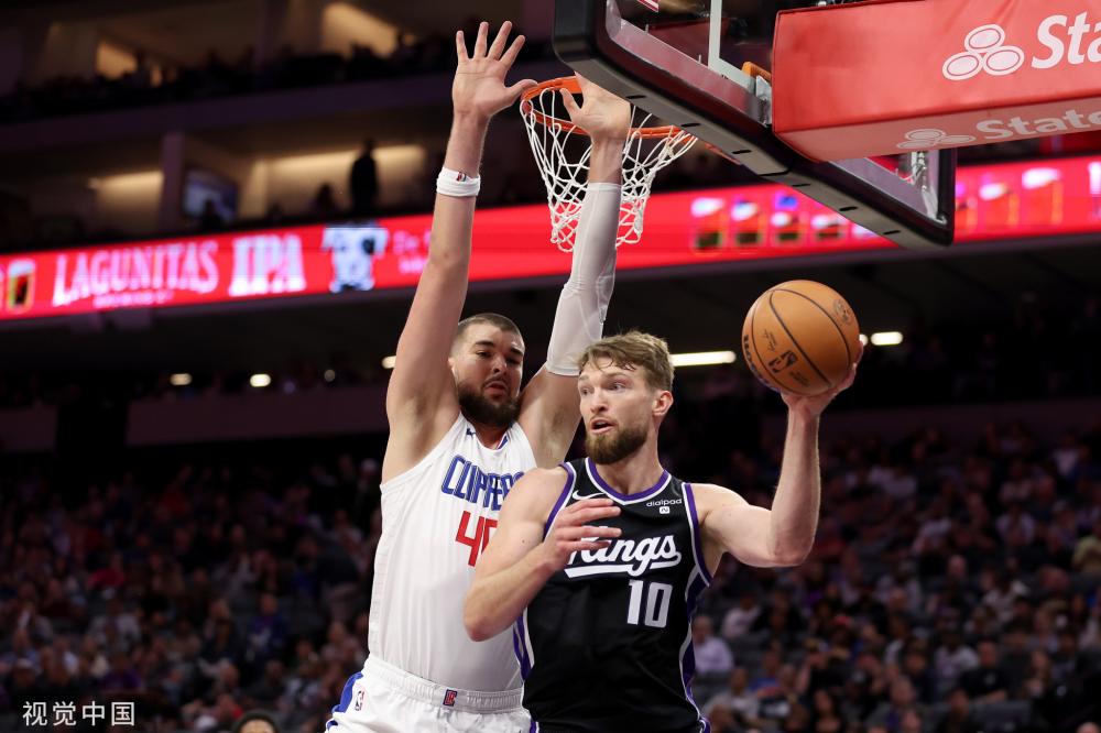 的举动让人 的举动让人