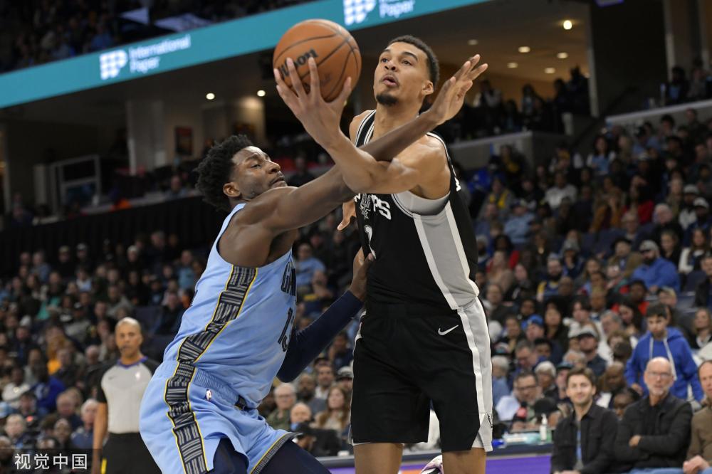 他在场上表 他在场上表